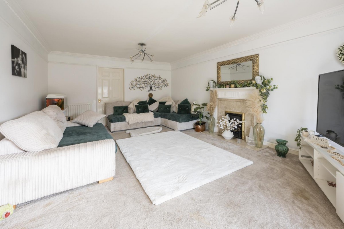 Ploverdale Crescent, Kingswinford, DY6 8XU