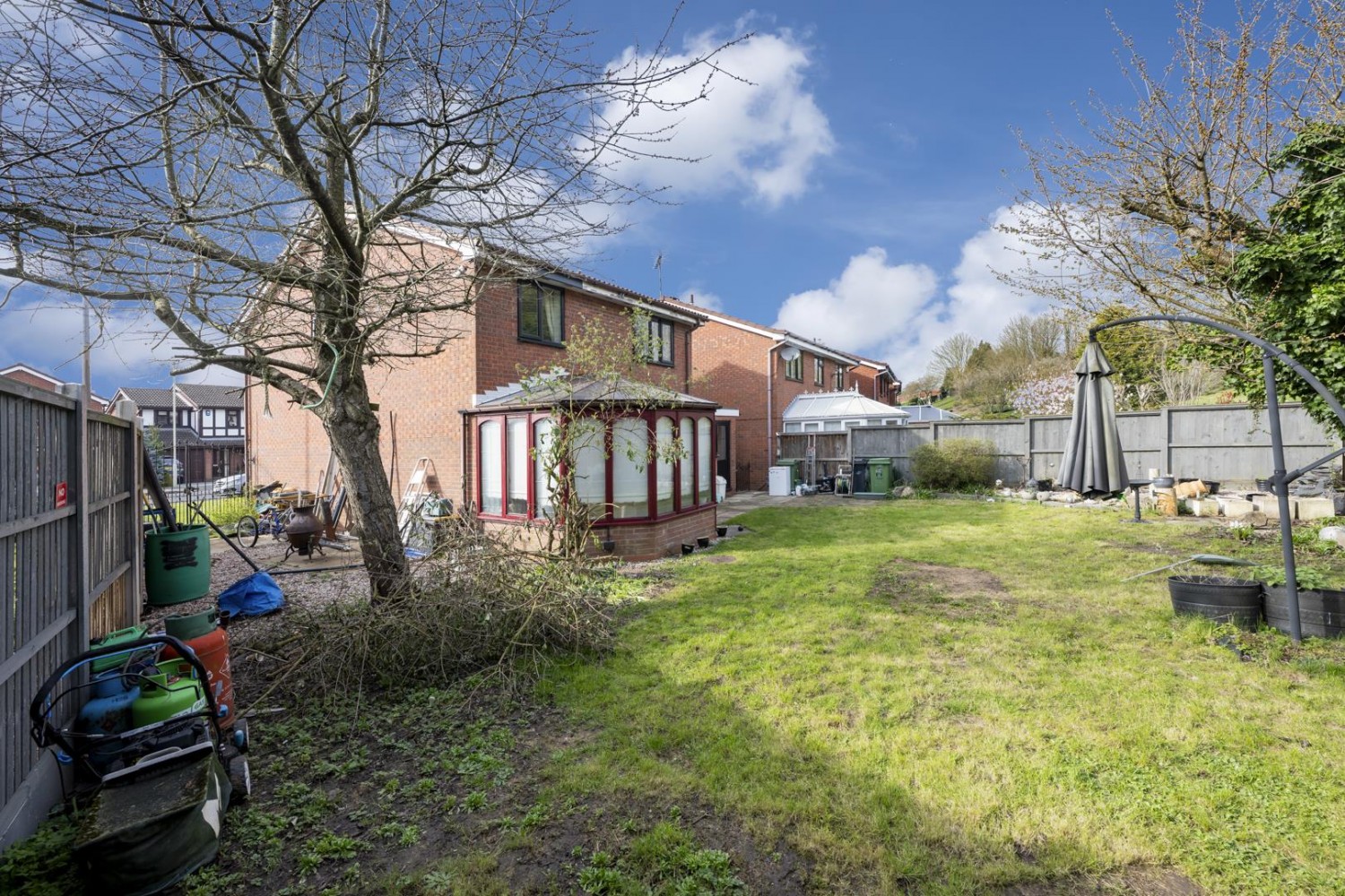 Ploverdale Crescent, Kingswinford, DY6 8XU