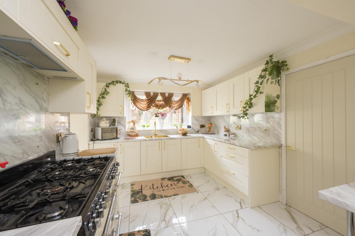 Ploverdale Crescent, Kingswinford, DY6 8XU