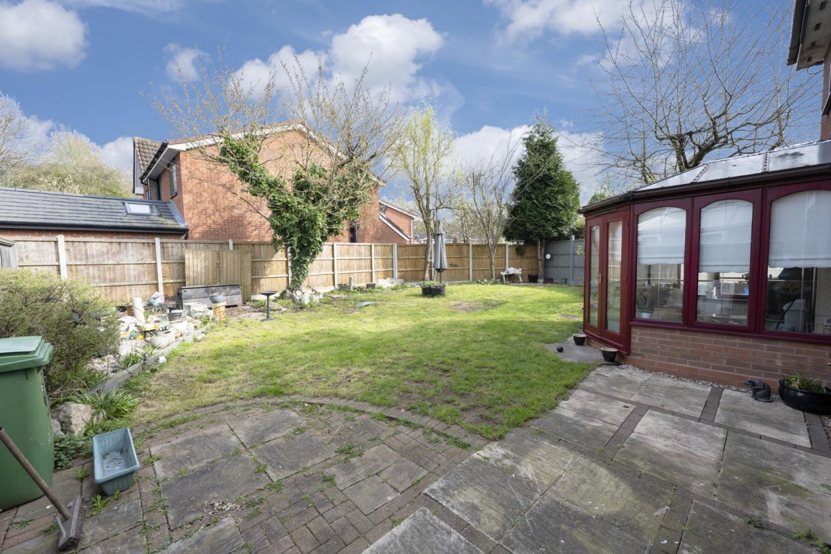 Ploverdale Crescent, Kingswinford, DY6 8XU