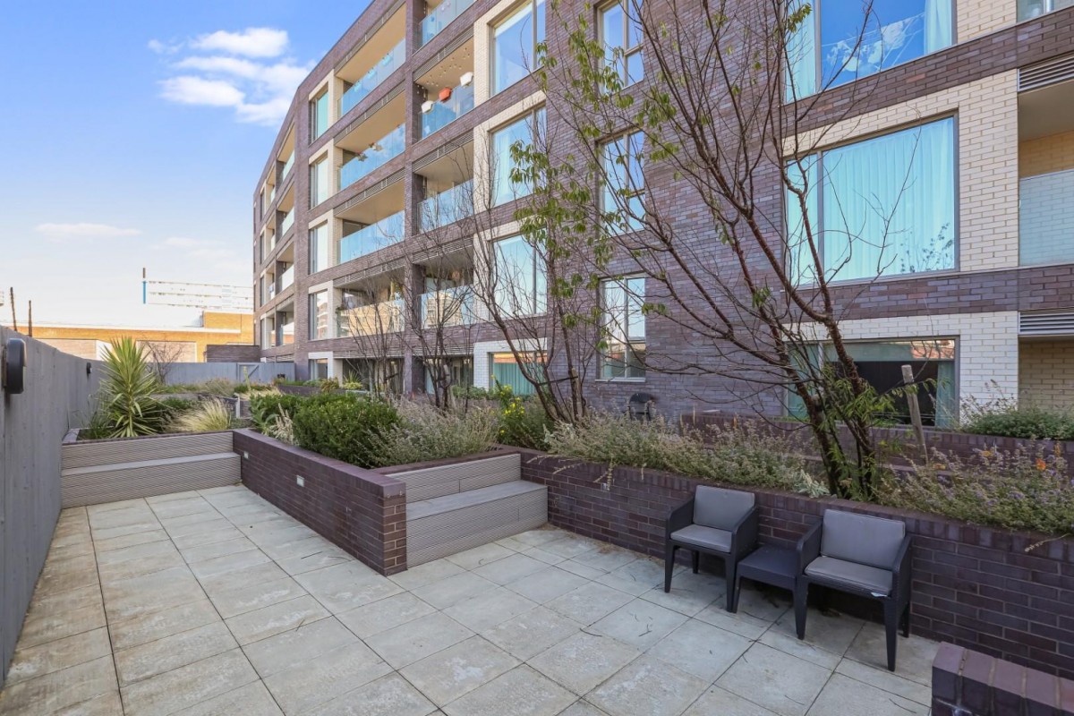 Camberwell Road, London, SE5