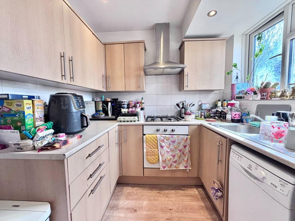 Nestles Avenue, Hayes