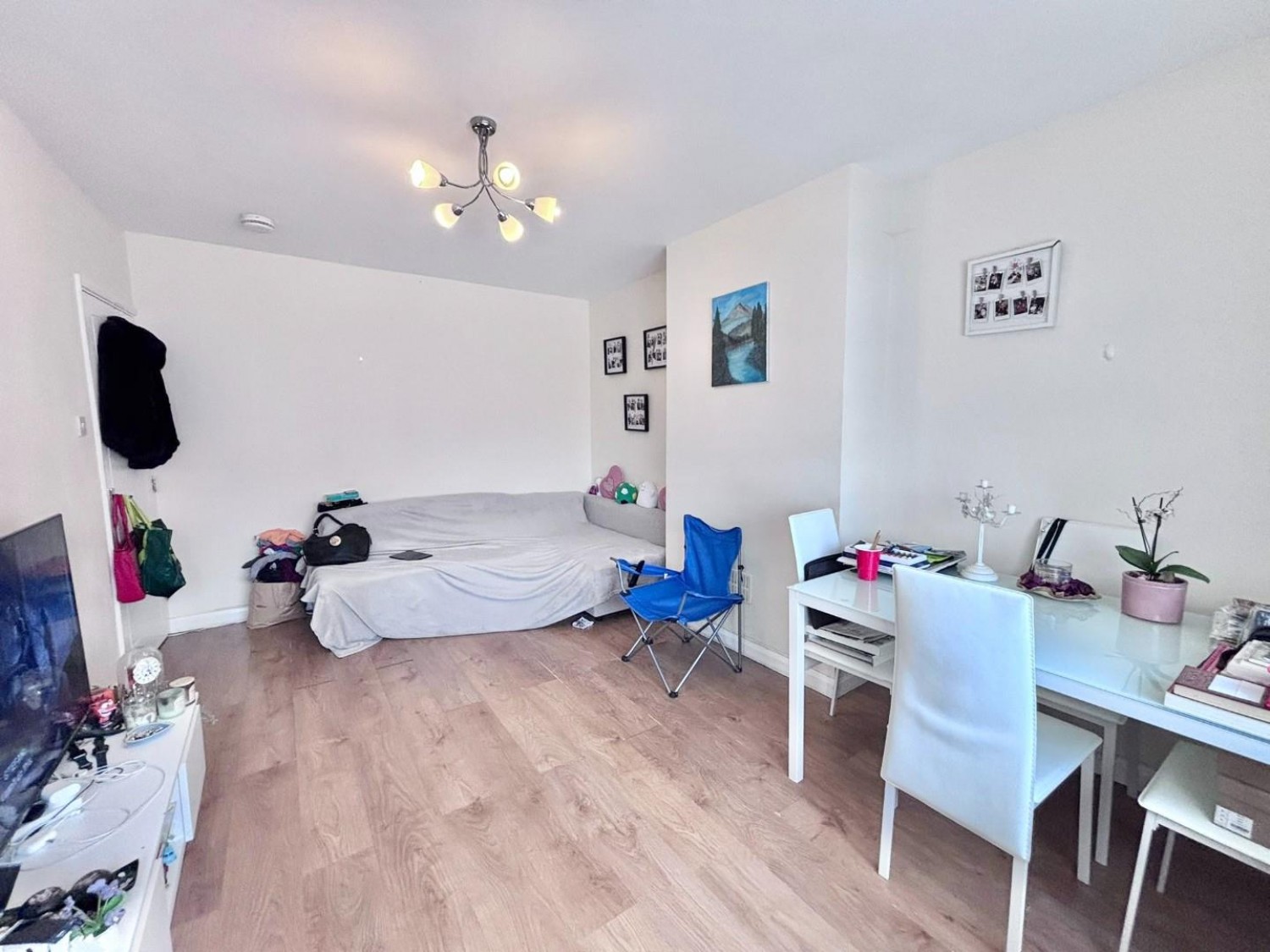 Nestles Avenue, Hayes