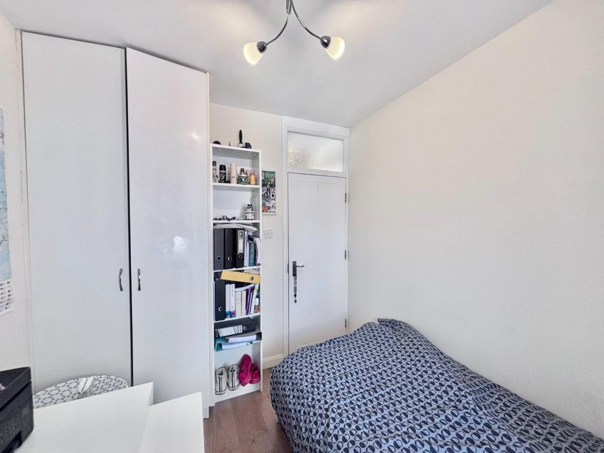 Nestles Avenue, Hayes