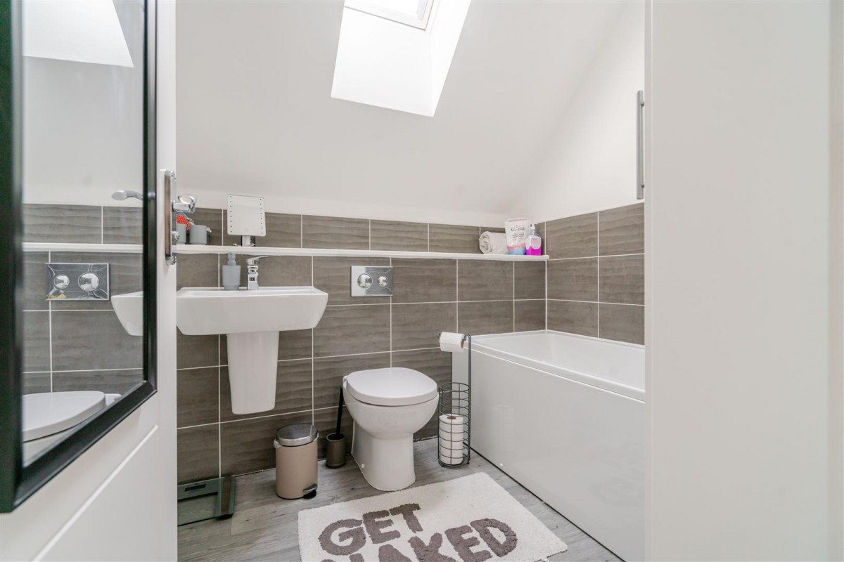 Sovereign Fold Road, Leigh