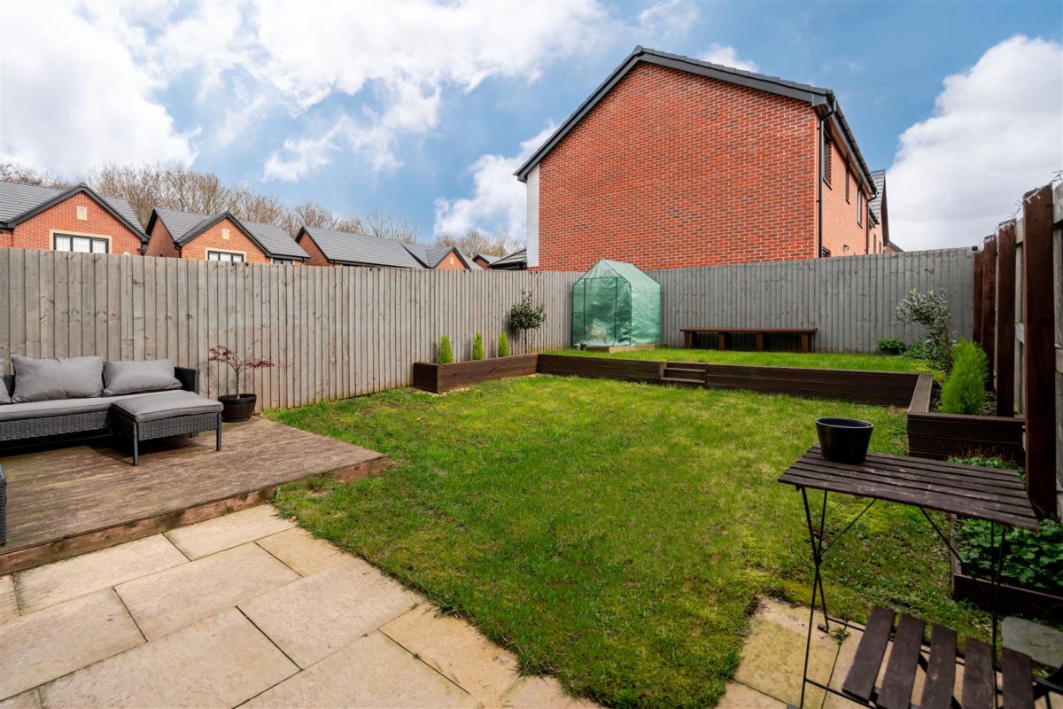 Sovereign Fold Road, Leigh