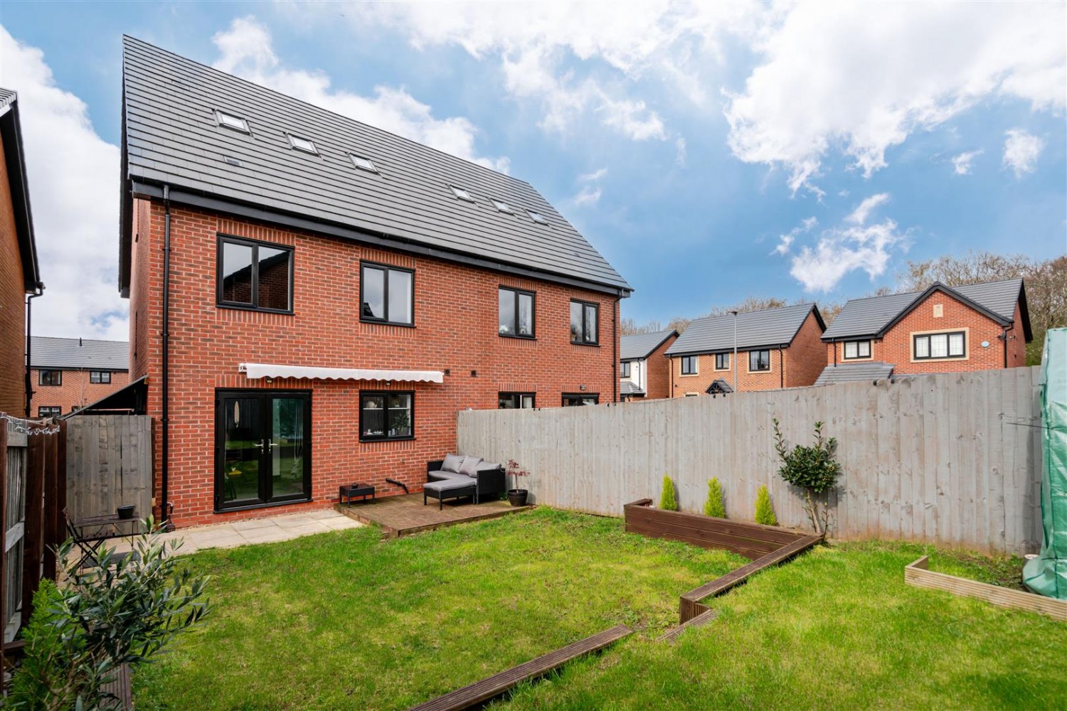 Sovereign Fold Road, Leigh