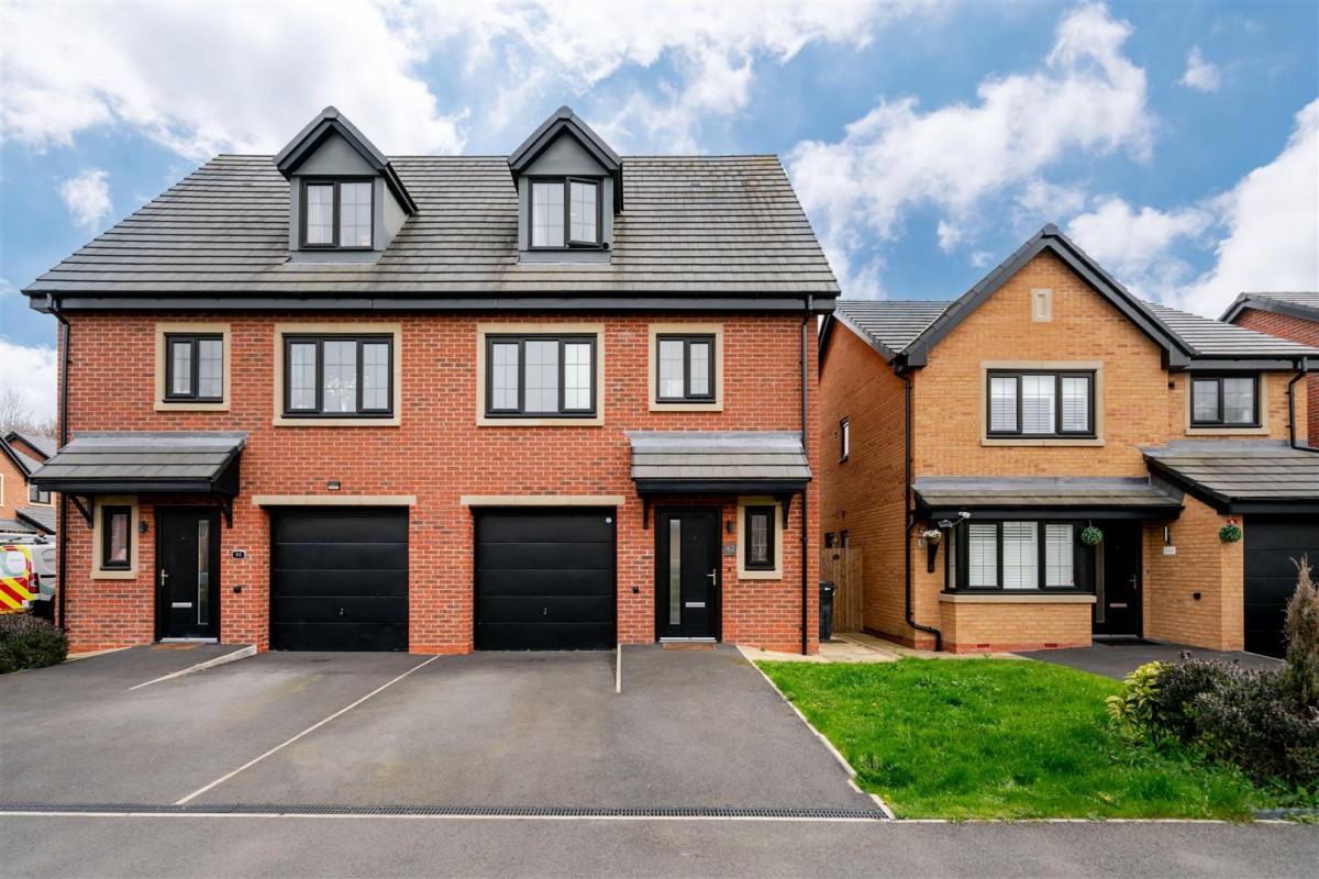 Sovereign Fold Road, Leigh