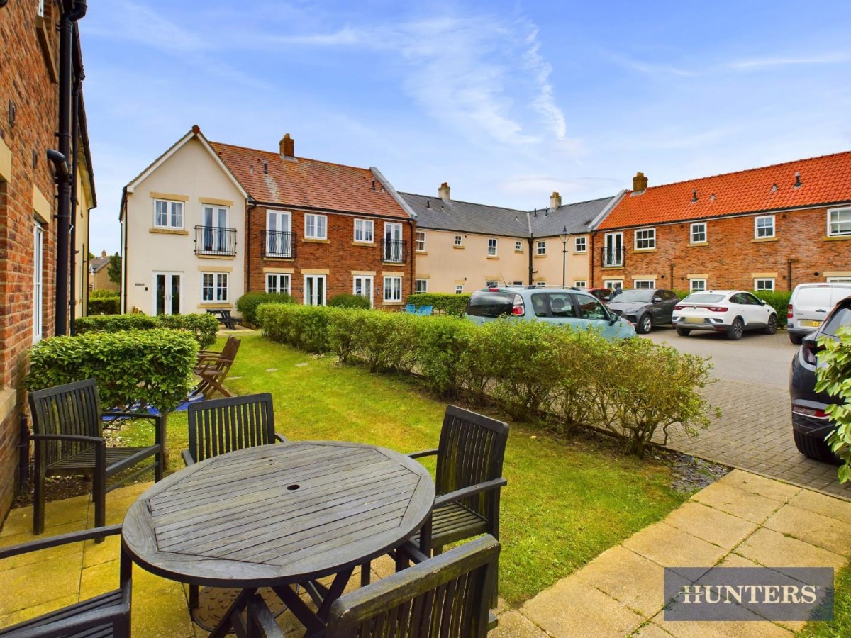 Sunrise Drive, Moor Road, Filey