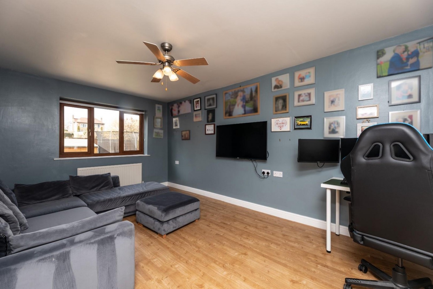 THE POPLARS, KNOTTINGLEY, WEST YORKSHIRE