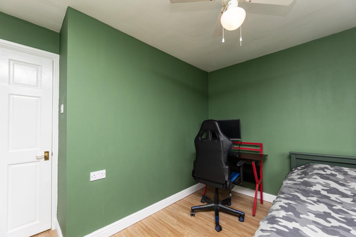 THE POPLARS, KNOTTINGLEY, WEST YORKSHIRE