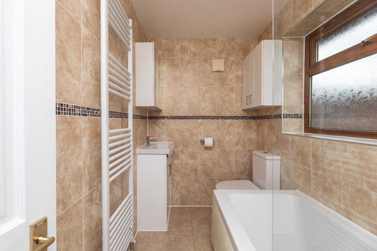 THE POPLARS, KNOTTINGLEY, WEST YORKSHIRE