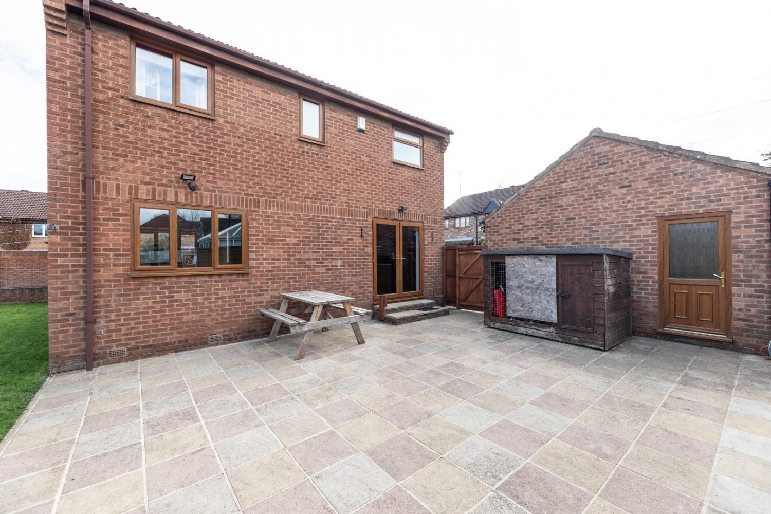 THE POPLARS, KNOTTINGLEY, WEST YORKSHIRE