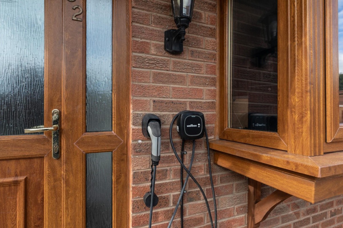 THE POPLARS, KNOTTINGLEY, WEST YORKSHIRE