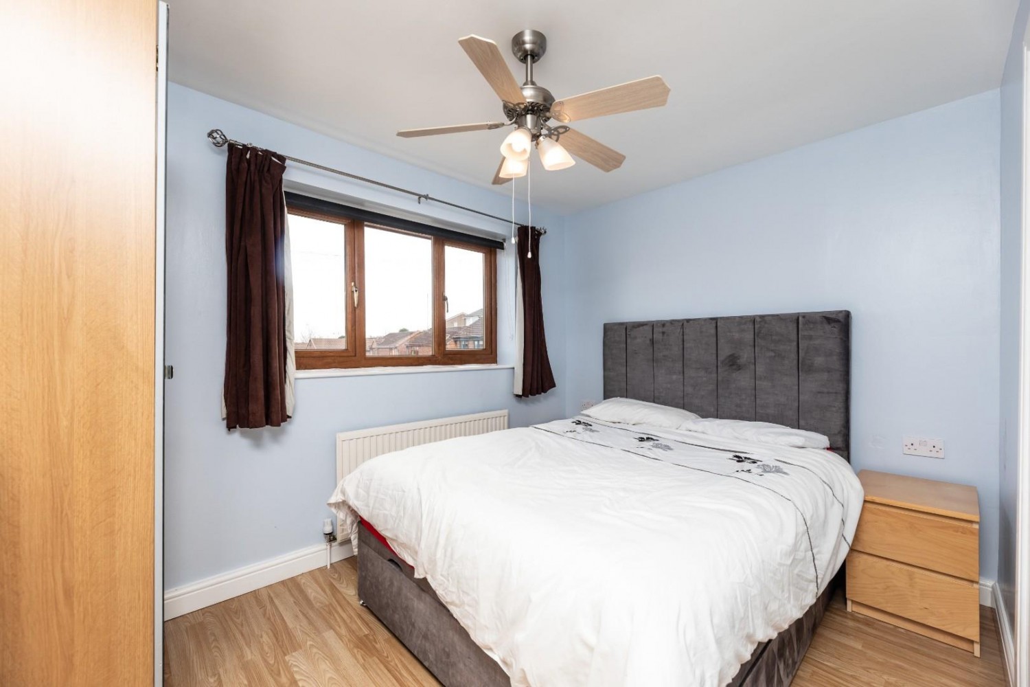 THE POPLARS, KNOTTINGLEY, WEST YORKSHIRE