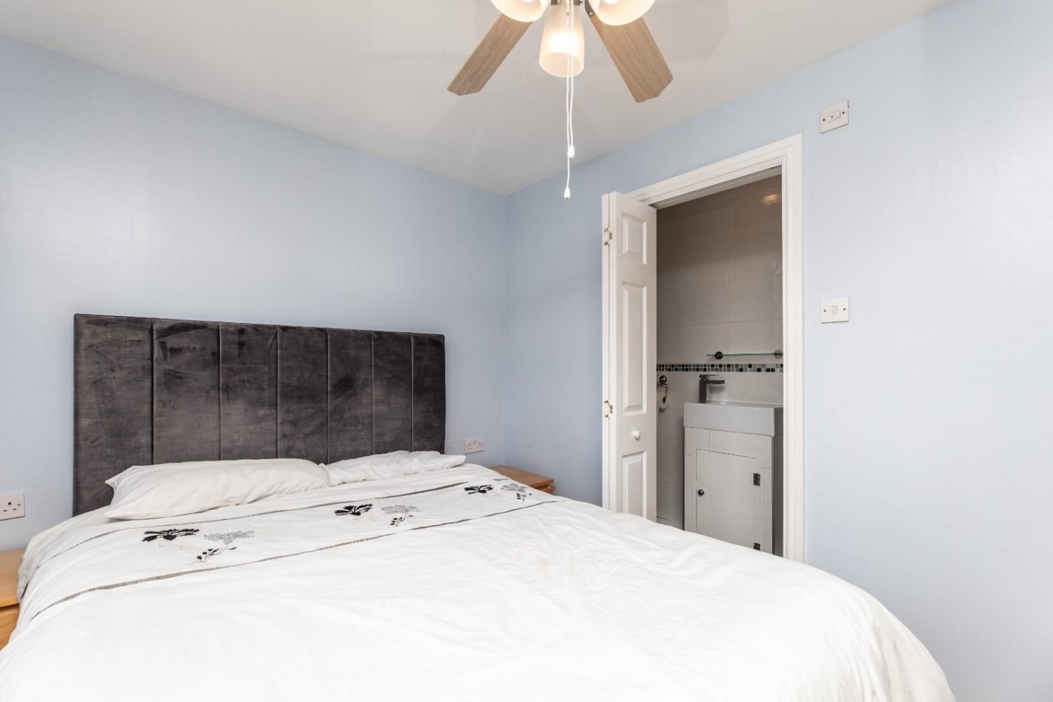 THE POPLARS, KNOTTINGLEY, WEST YORKSHIRE