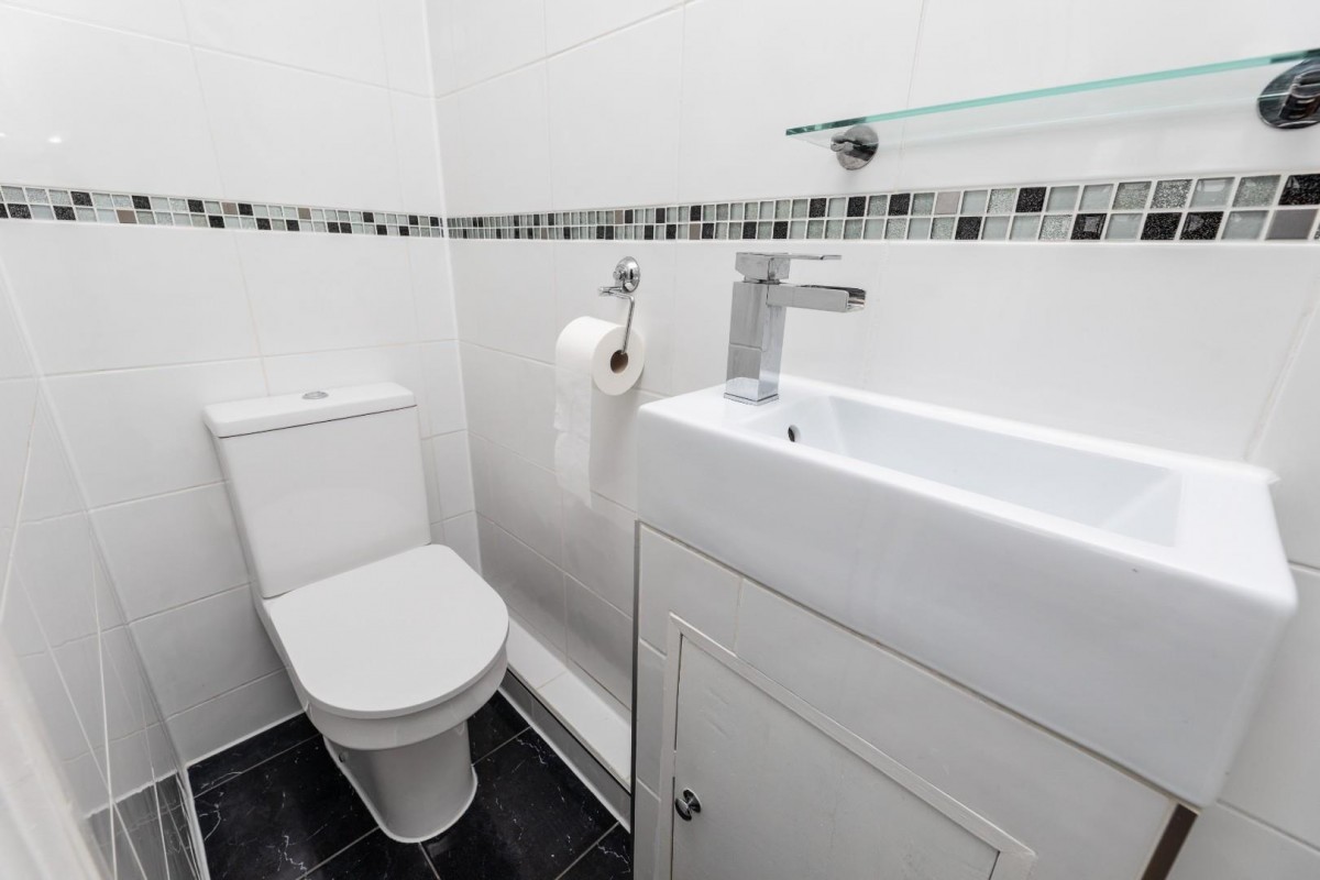 THE POPLARS, KNOTTINGLEY, WEST YORKSHIRE