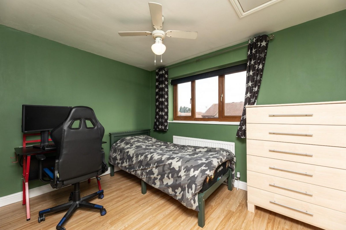 THE POPLARS, KNOTTINGLEY, WEST YORKSHIRE