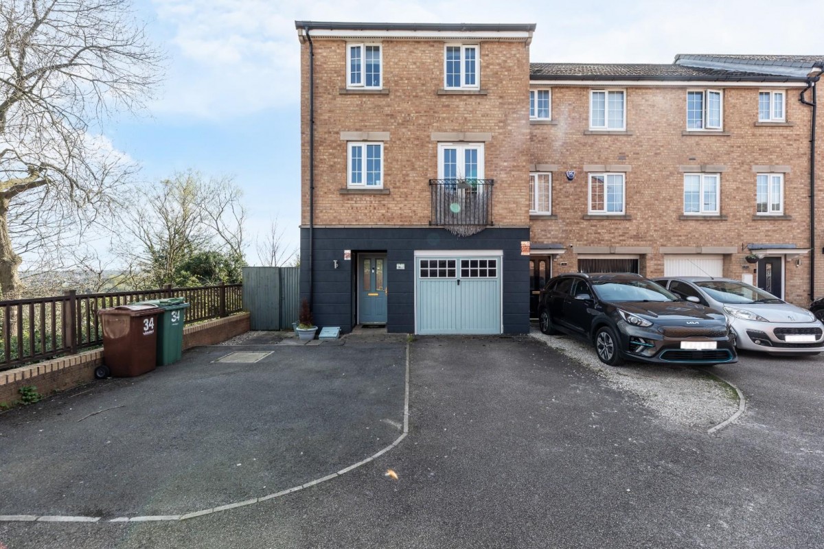 Toll Hill Court, Castleford