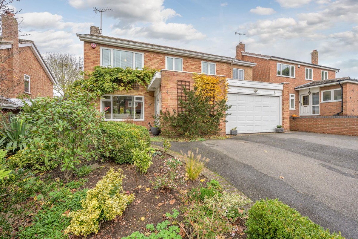 Pear Tree Drive, Stourbridge, DY8 2LB