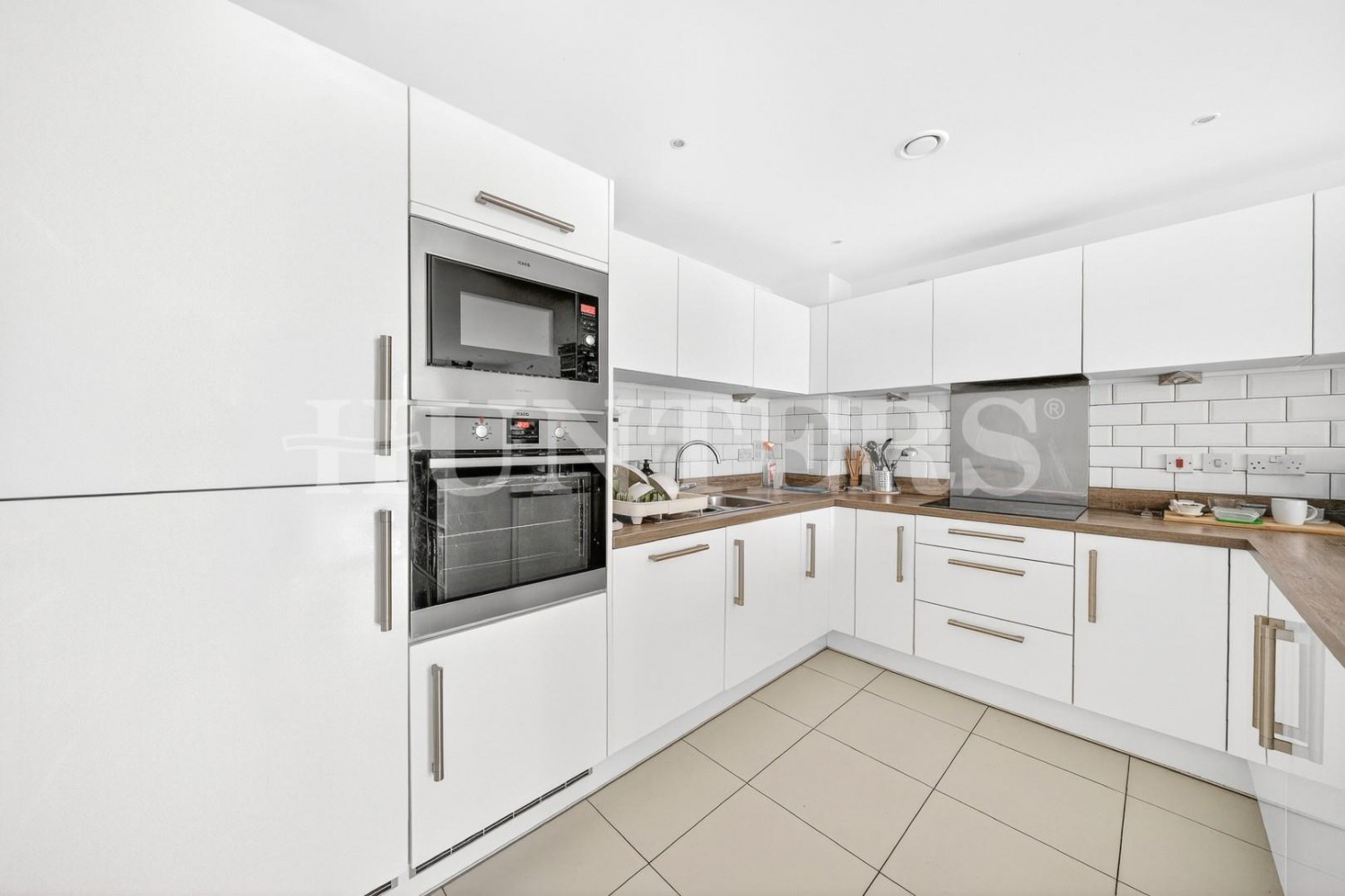 Waterside Way, London, N17