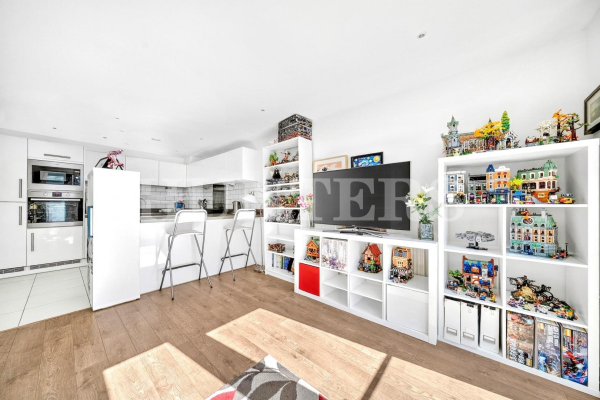 Waterside Way, London, N17