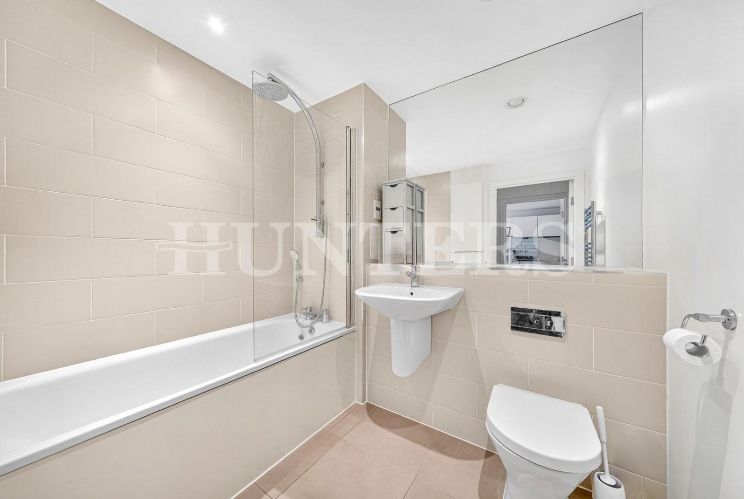 Waterside Way, London, N17