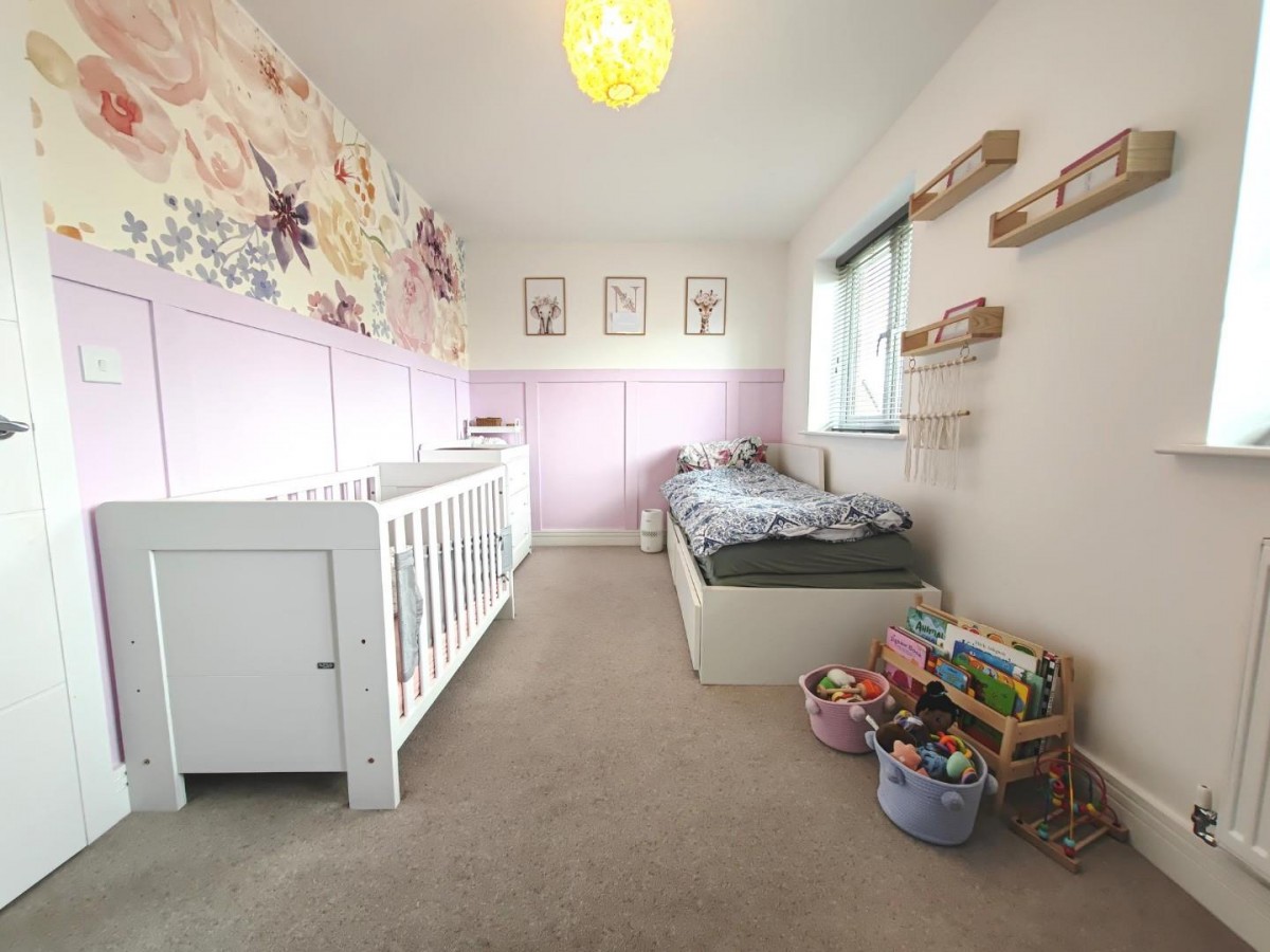 Paddock Way, Crowthorne