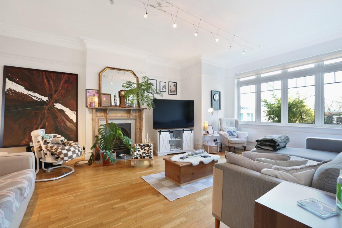 Thorpewood Avenue, London