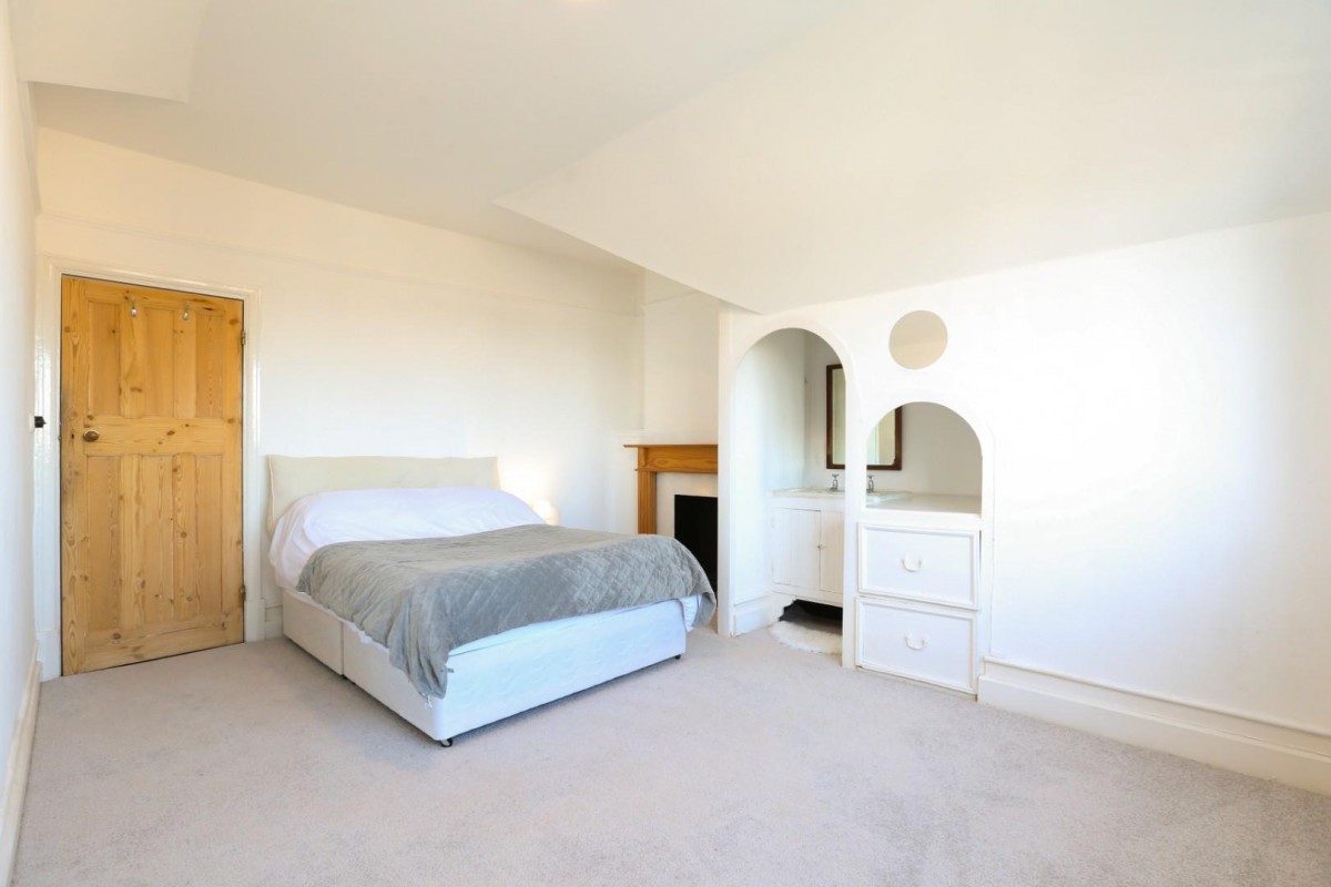 Thorpewood Avenue, London