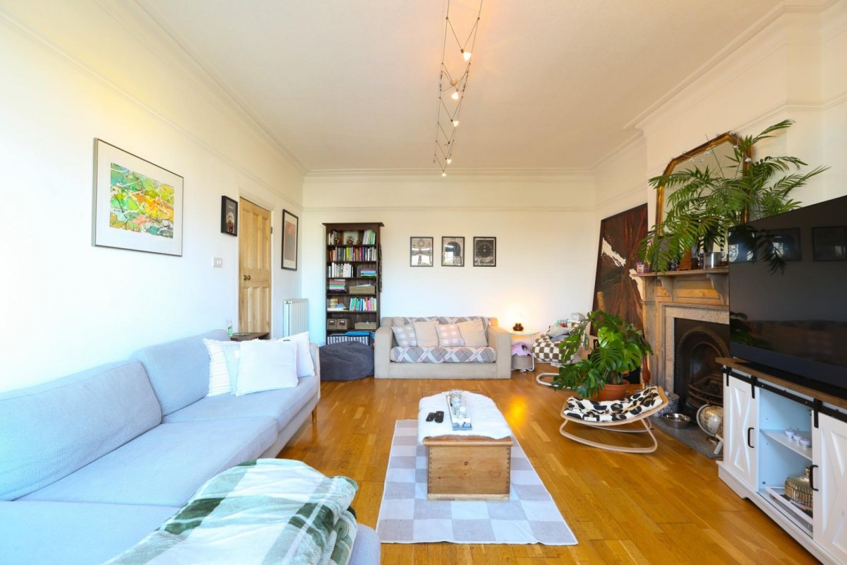 Thorpewood Avenue, London