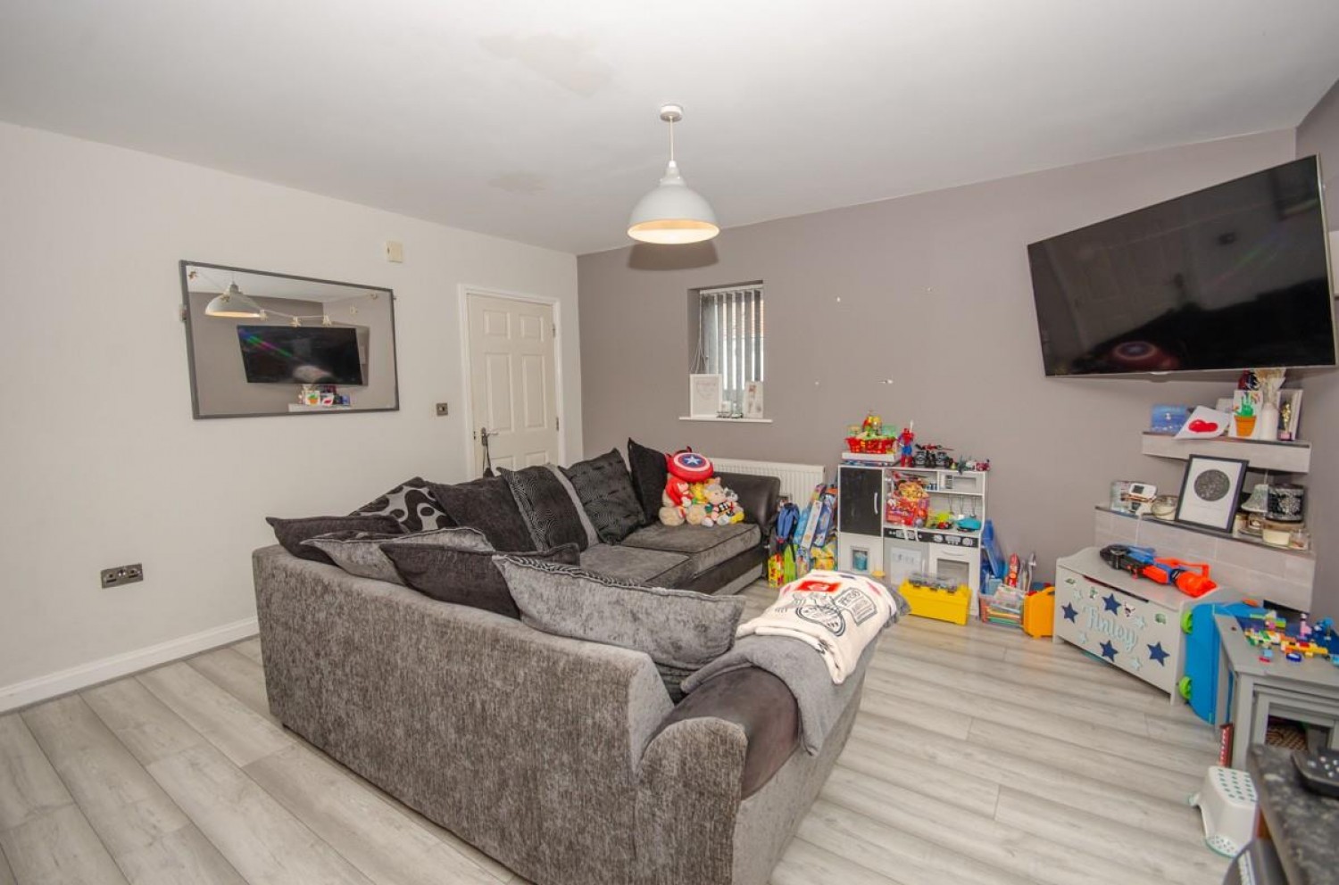Jubilee Crescent, Mangotsfield, Bristol, BS16 9BB