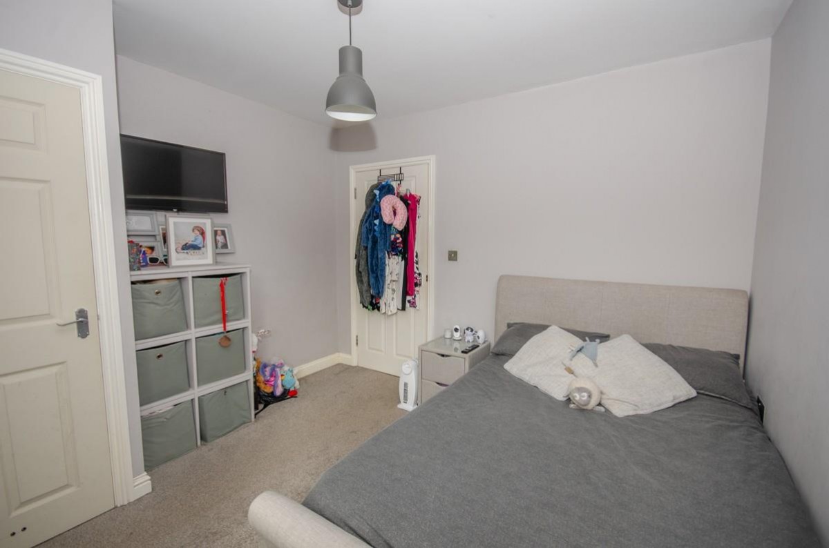 Jubilee Crescent, Mangotsfield, Bristol, BS16 9BB