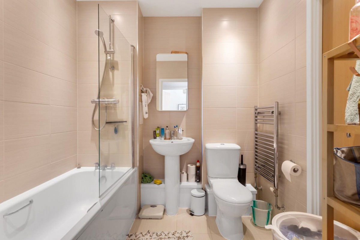 Green Lanes Walk, London, N4