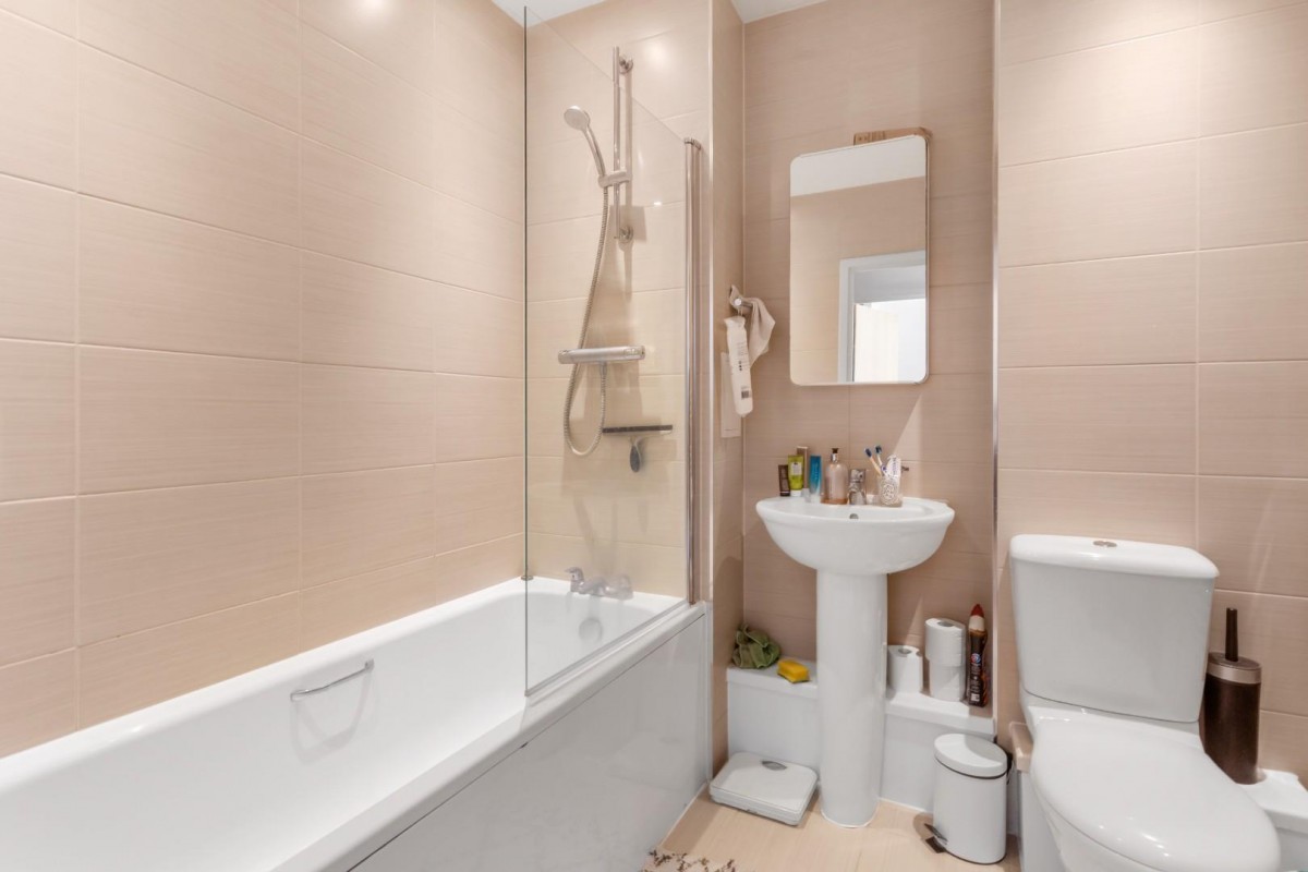 Green Lanes Walk, London, N4