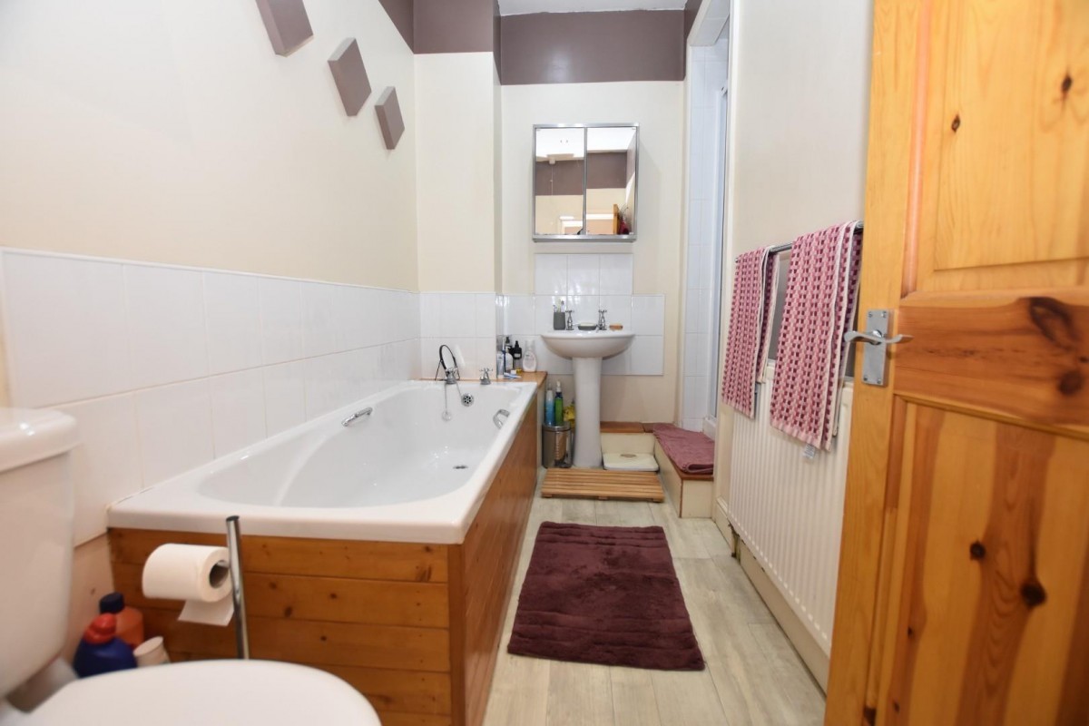 New Hall Road, Brampton, Chesterfield, S40 1HE