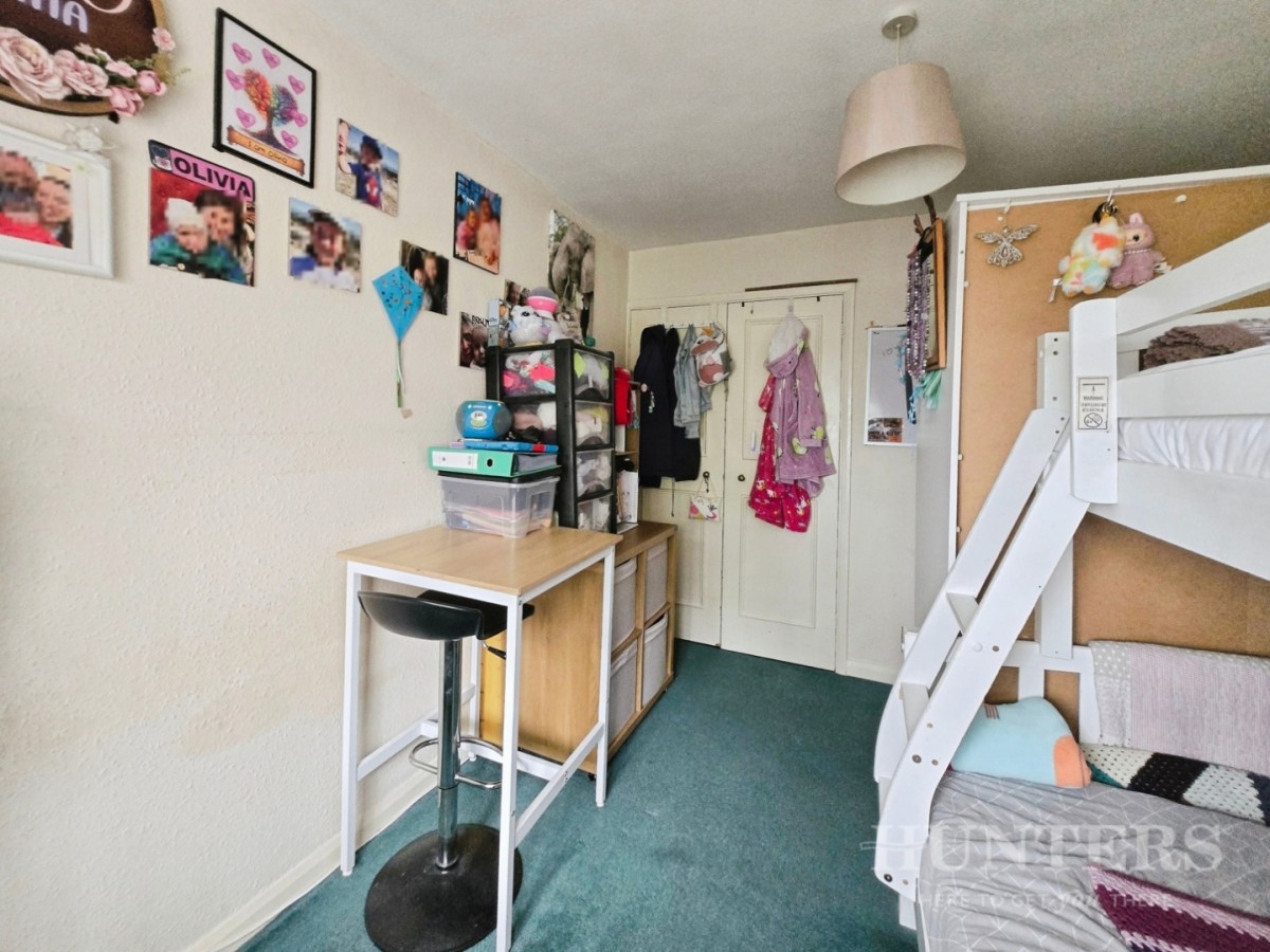 Glena Mount, Sutton