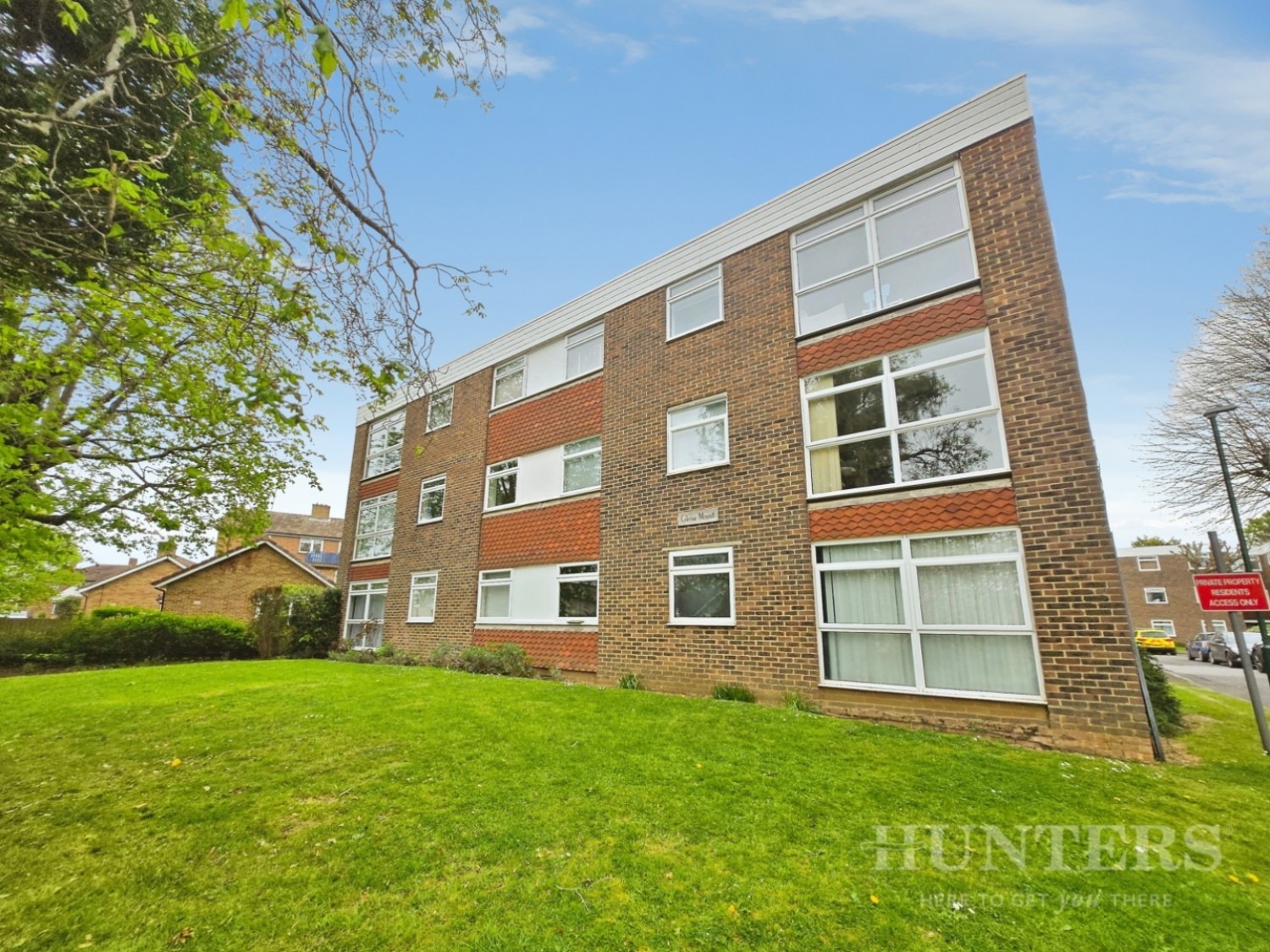 Glena Mount, Sutton