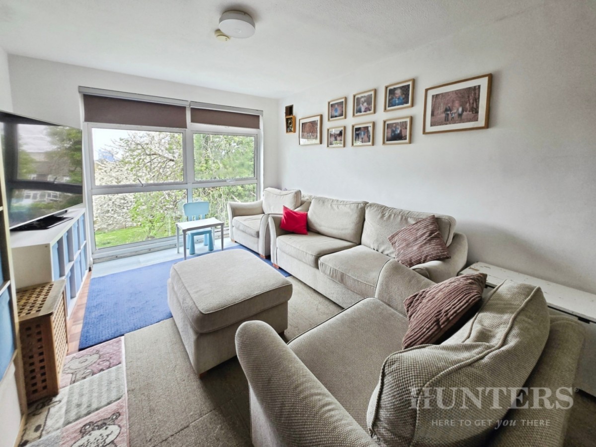 Glena Mount, Sutton