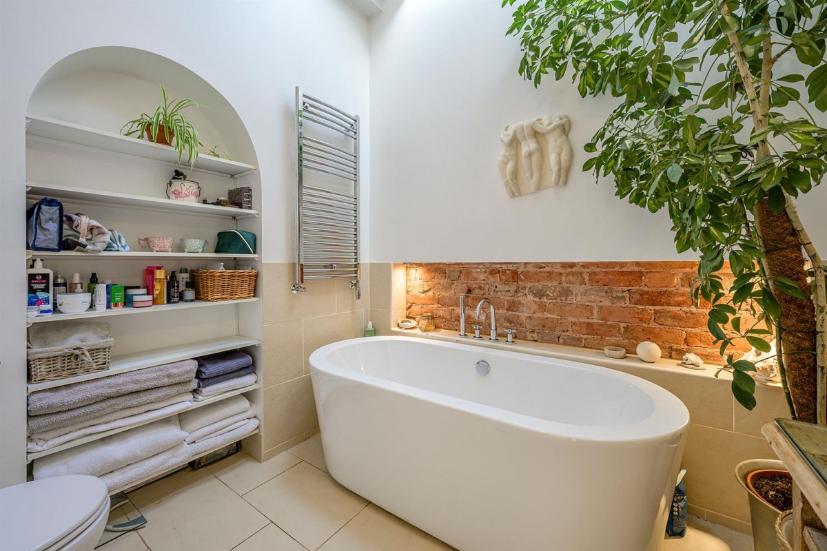 Love Lane, Stourbridge, DY8 2DA
