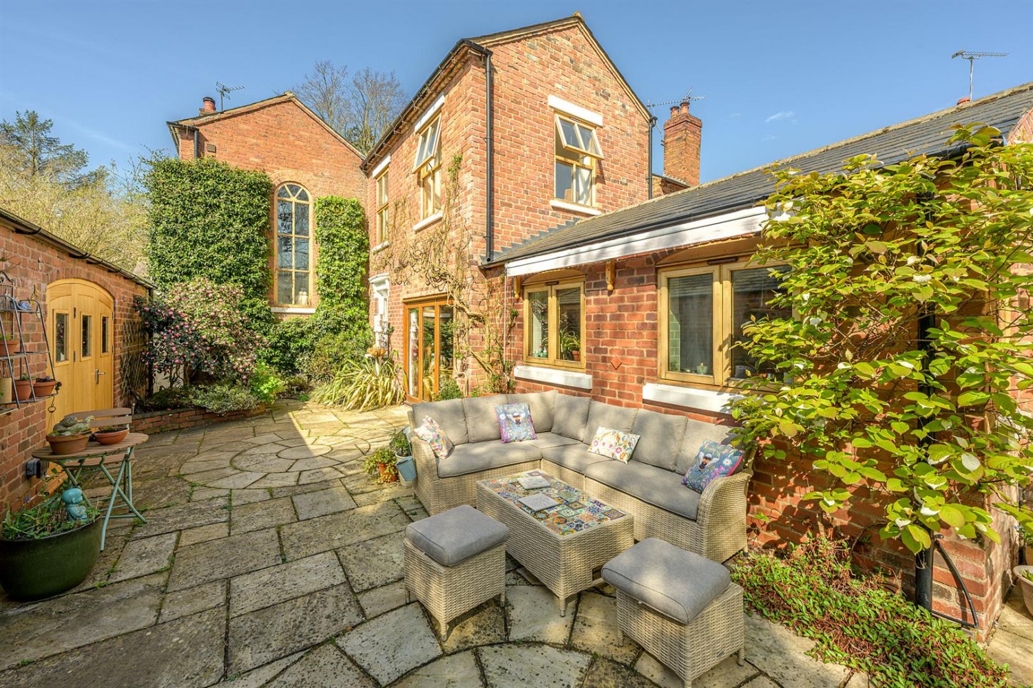 Love Lane, Stourbridge, DY8 2DA