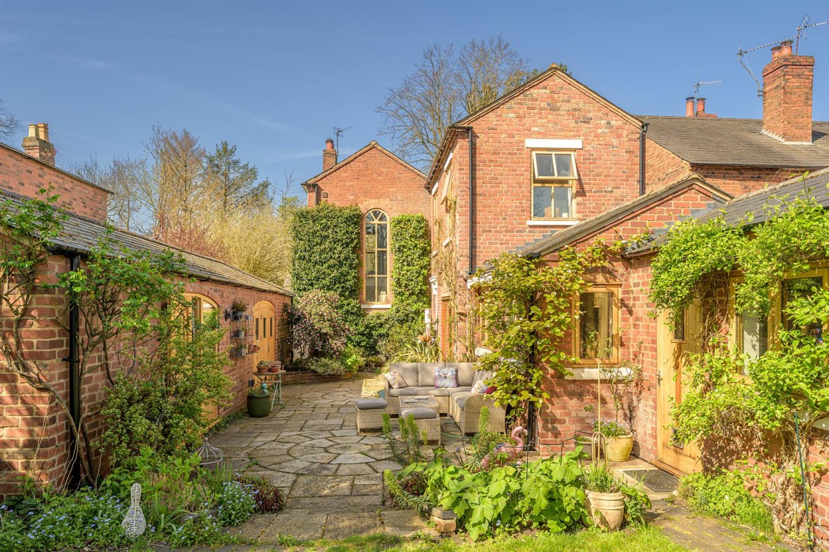 Love Lane, Stourbridge, DY8 2DA