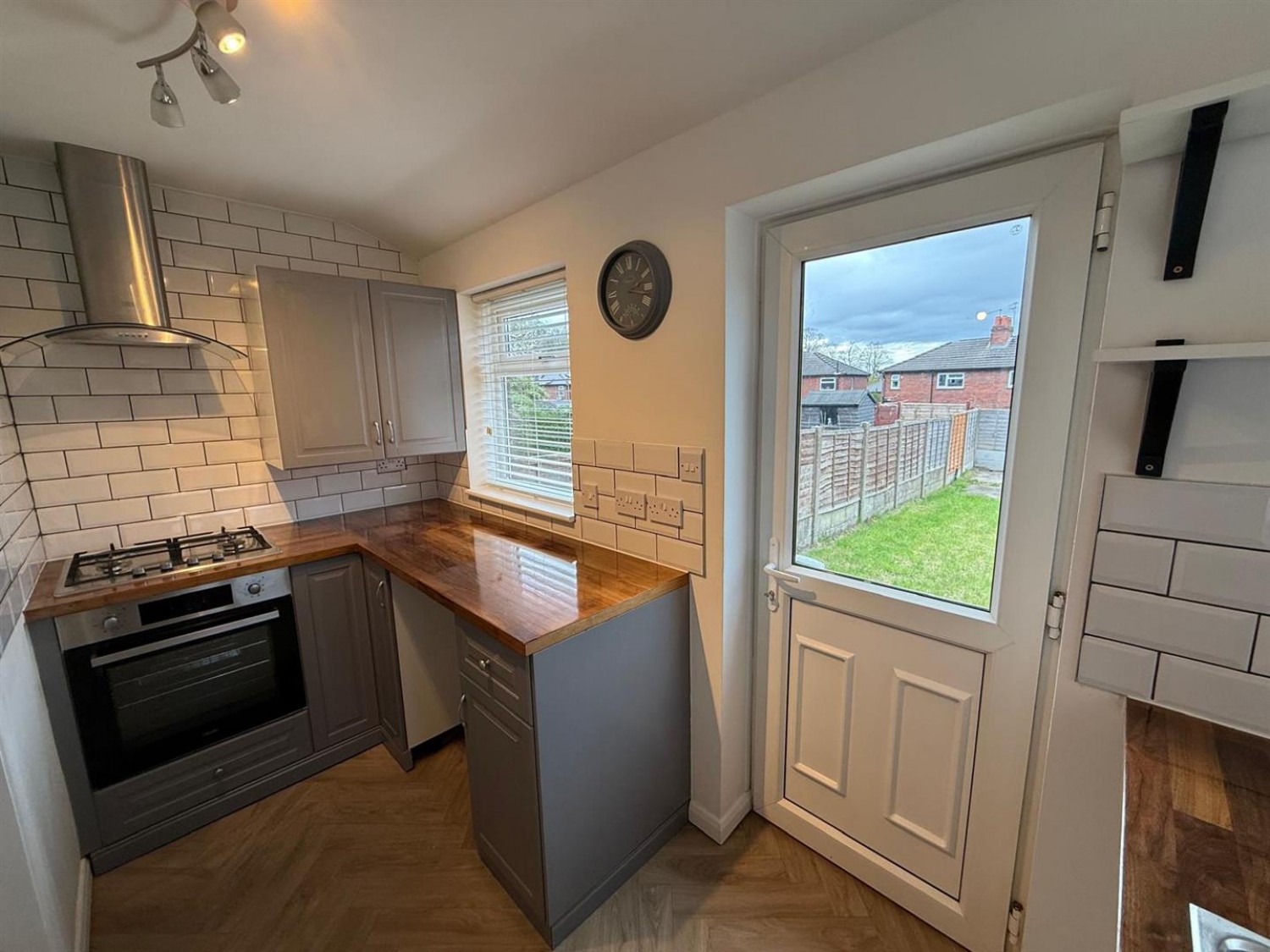 Central Avenue, Stourbridge, DY9 9BT