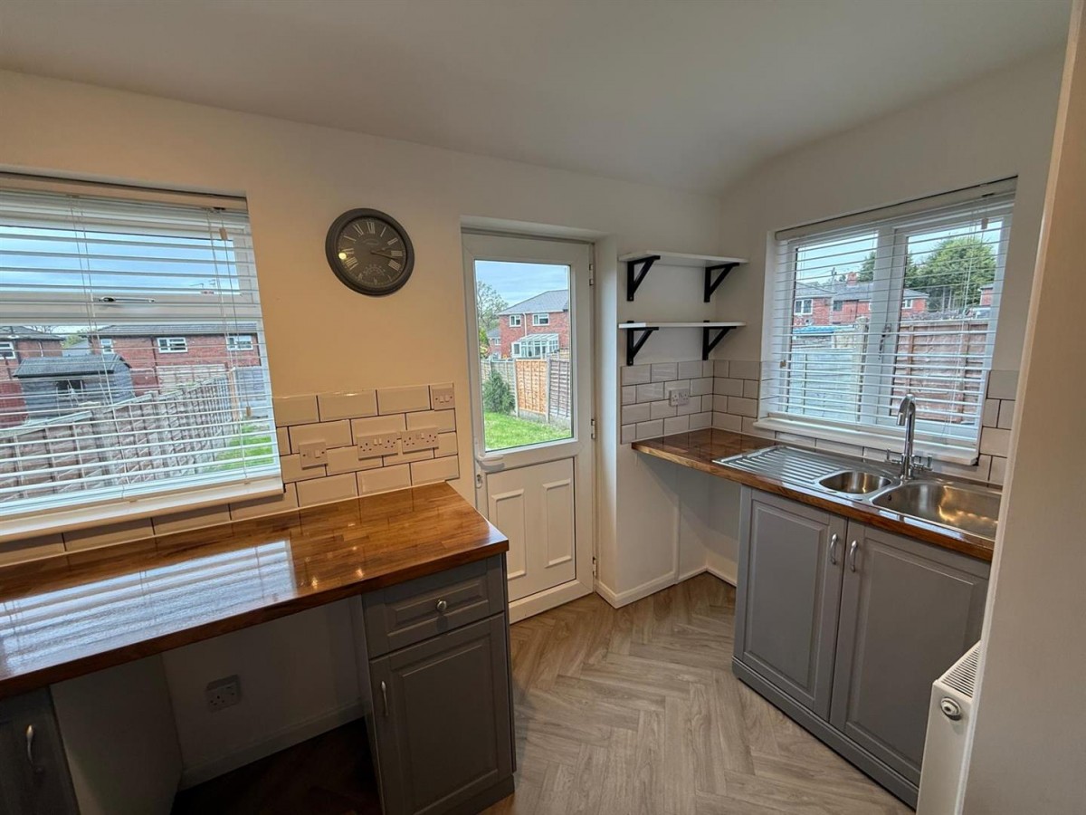 Central Avenue, Stourbridge, DY9 9BT