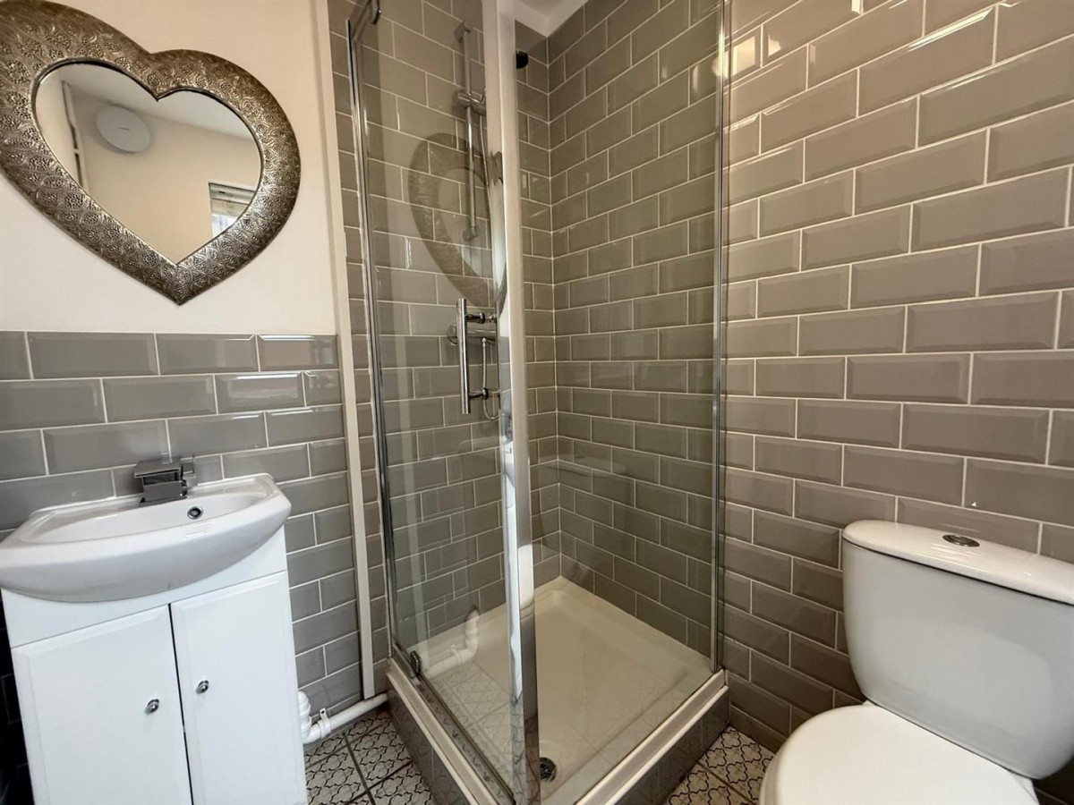 Central Avenue, Stourbridge, DY9 9BT