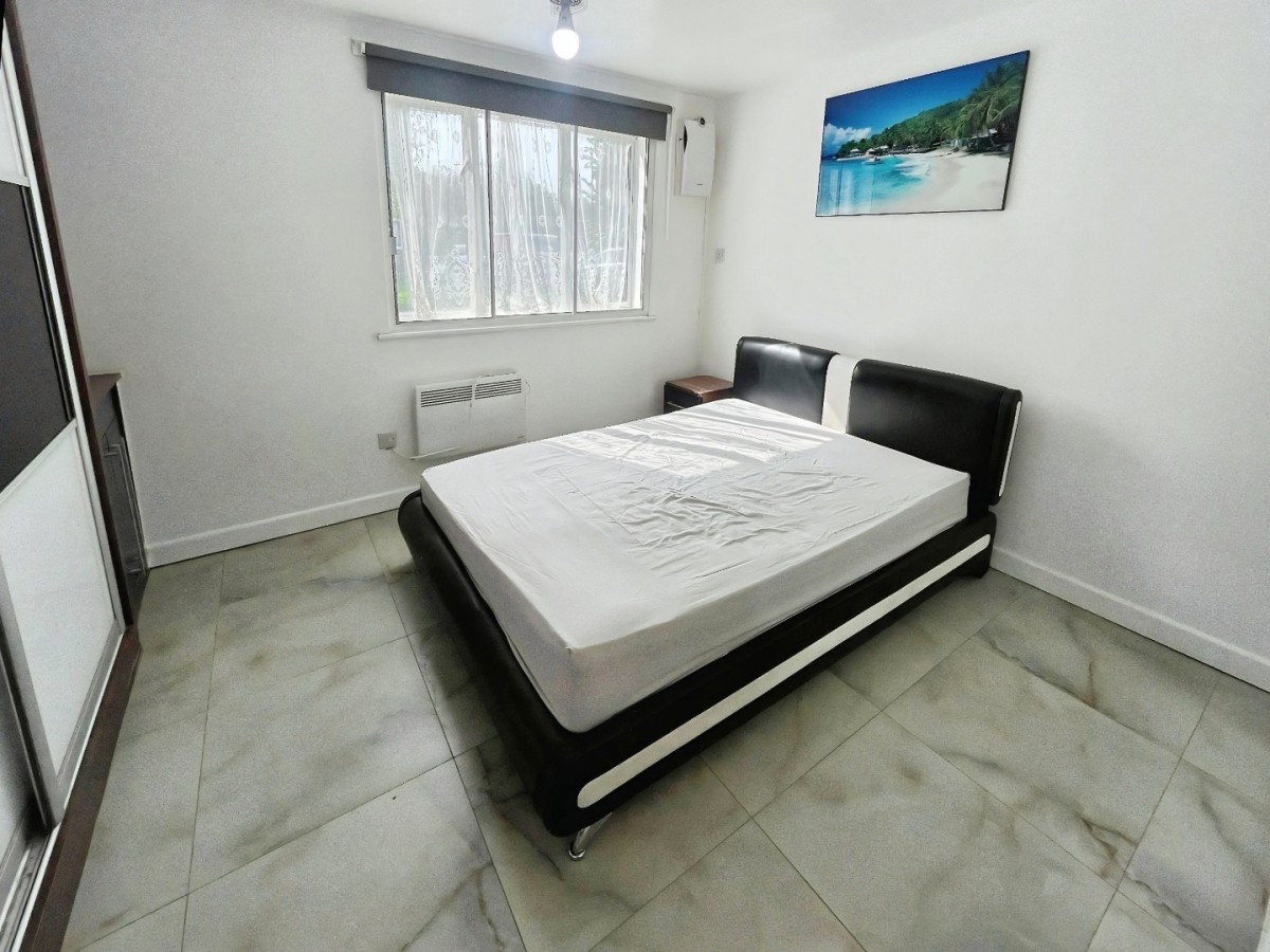 Pickwick Close, Hounslow