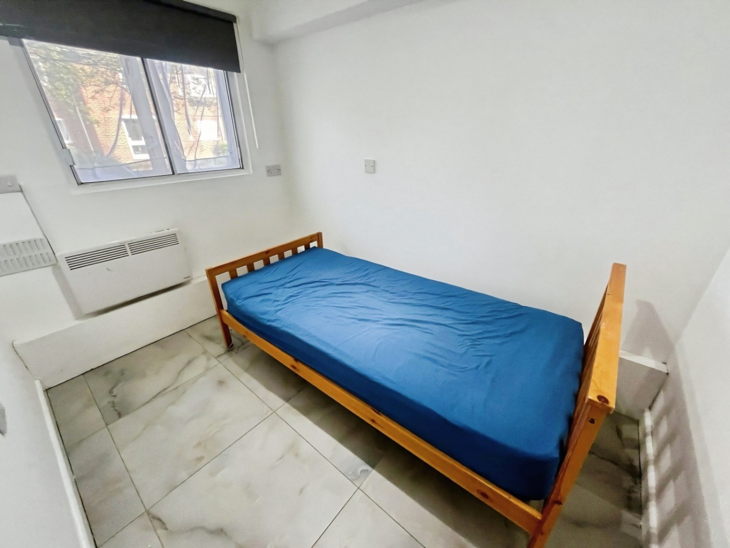 Pickwick Close, Hounslow