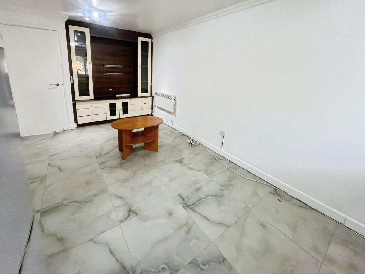 Pickwick Close, Hounslow