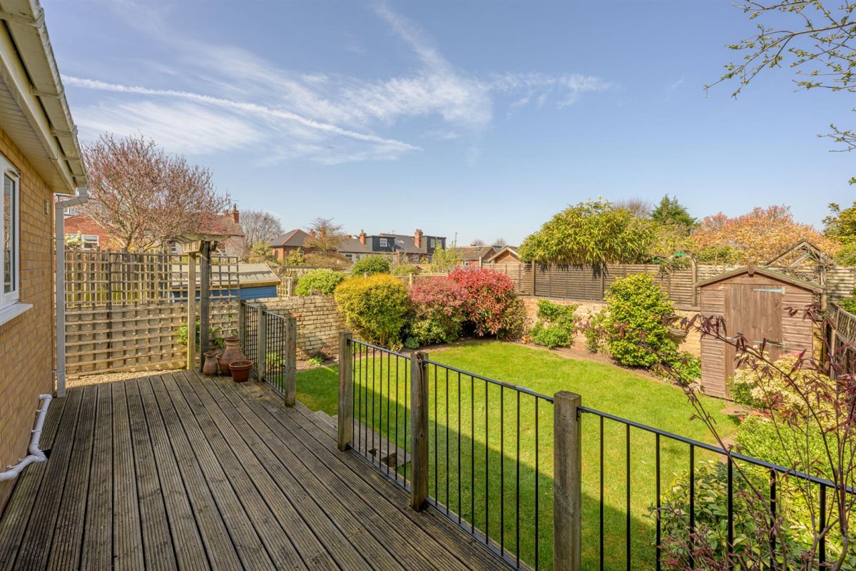 Bernwall Close, Stourbridge, DY8 1SD