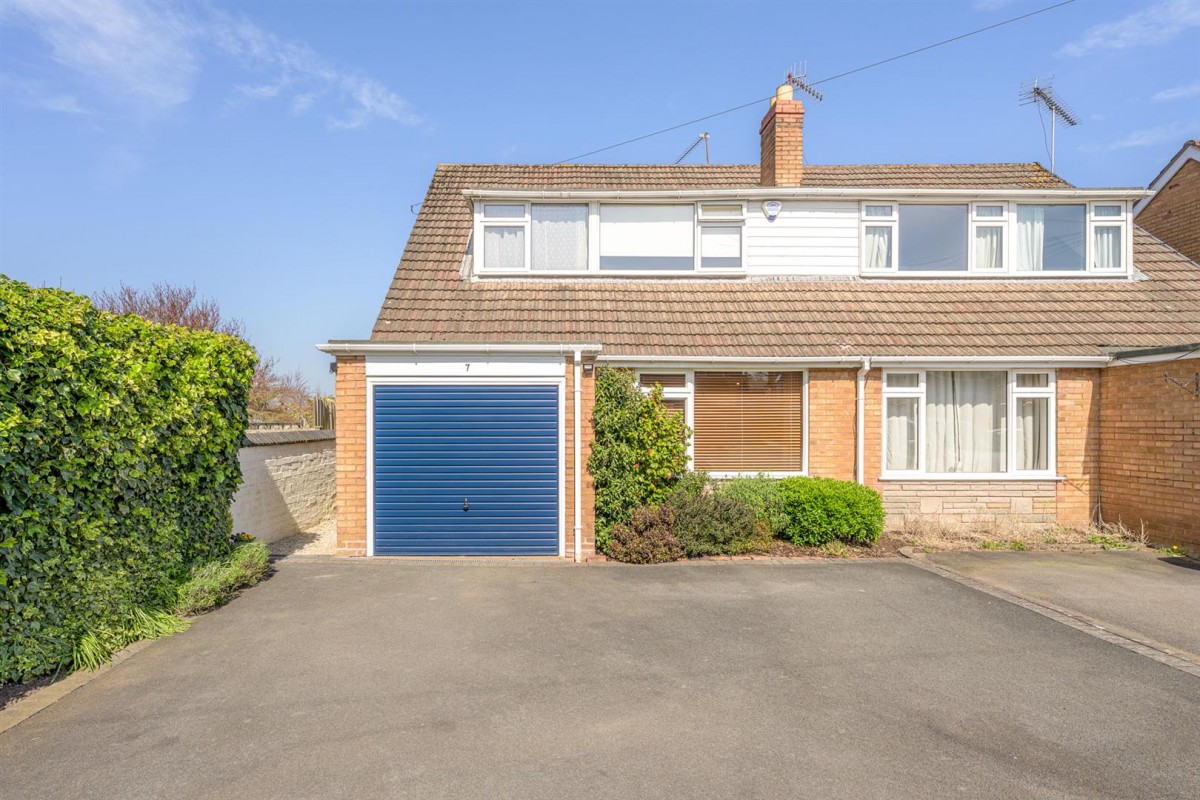 Bernwall Close, Stourbridge, DY8 1SD